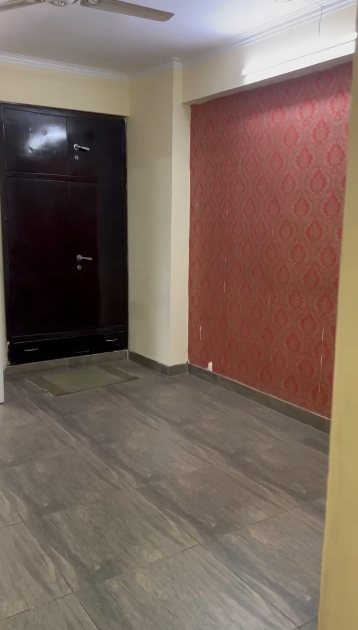 2+1 BHK Flat for Sale in Gaur City-2, Greater Noida West | Semi-Furnished